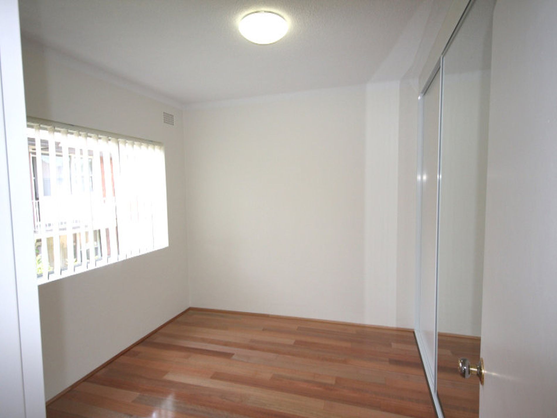 12 / 32 Barber Avenue, Eastlakes