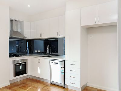 2 / 287 Blackshaws Road, Altona North