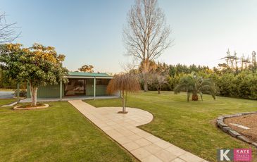 18 Dee Wy Road, Narre Warren South