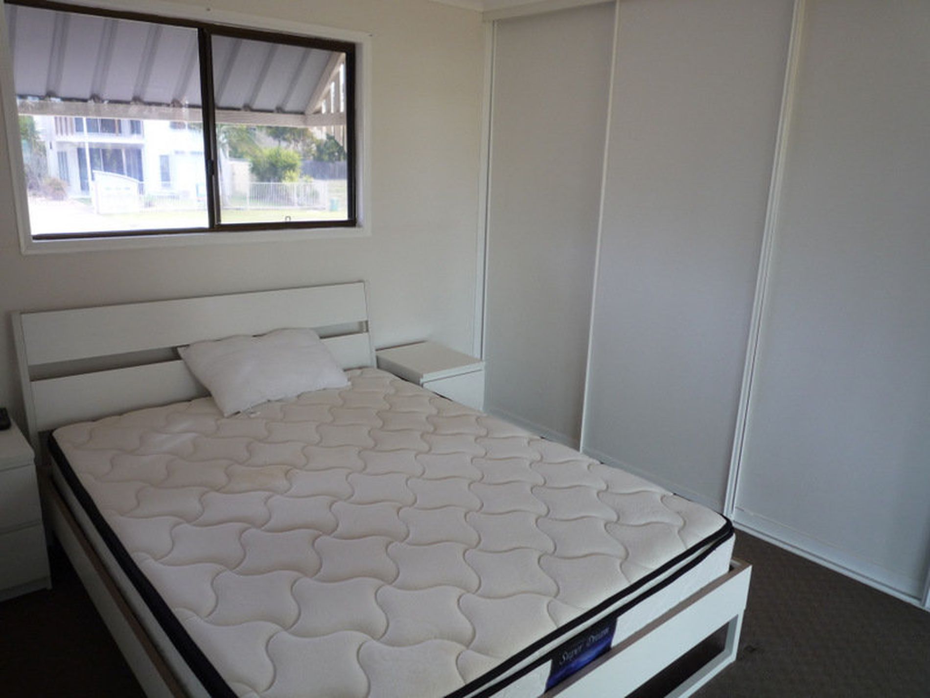 12 Oak Street, Woodgate