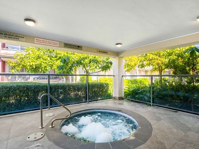 504 / 33 CLARK STREET, Biggera Waters
