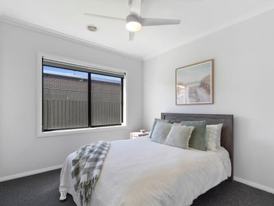 29 Swan Lake Drive, Sale