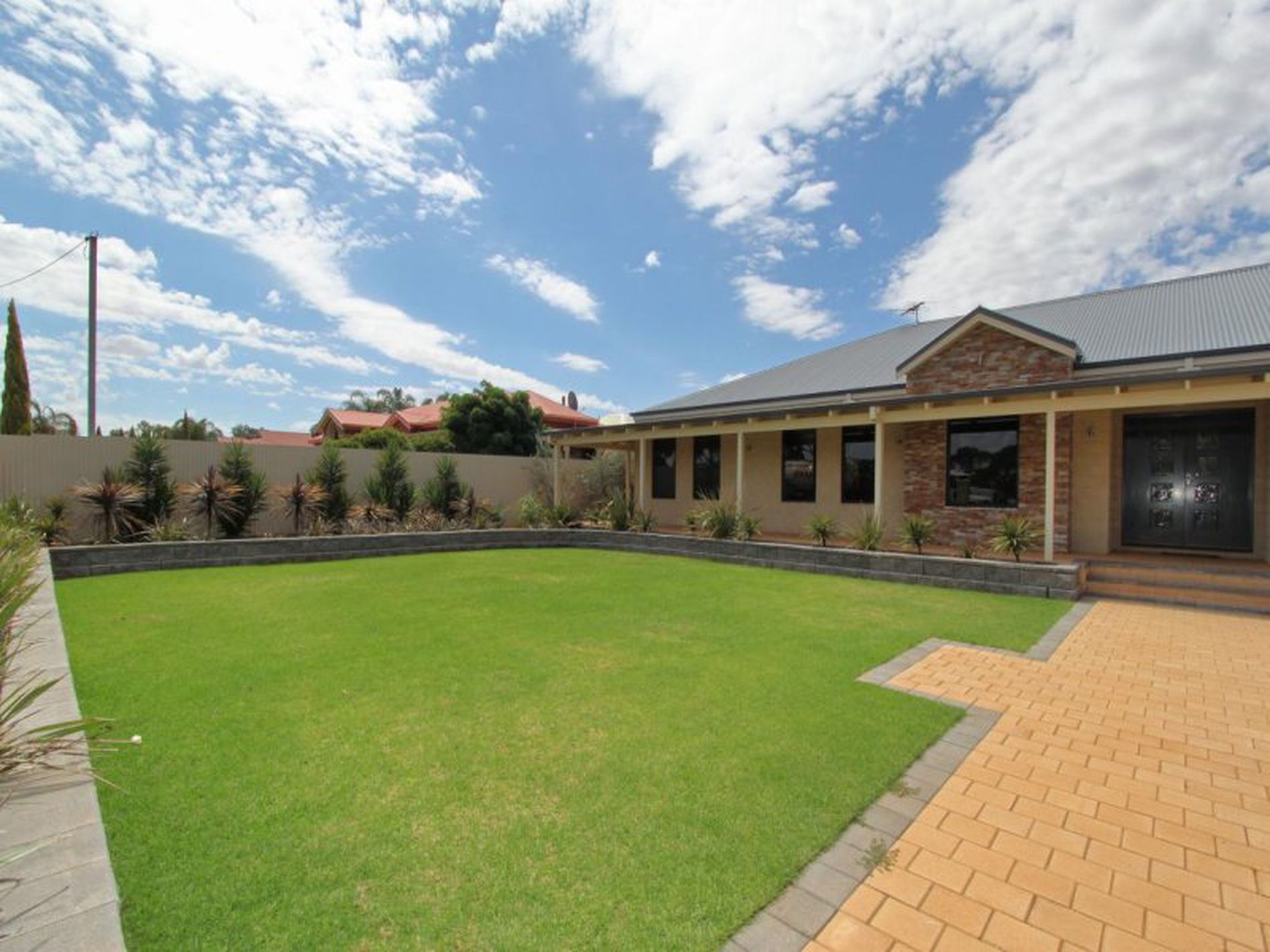 19 Gatacre Drive, Somerville