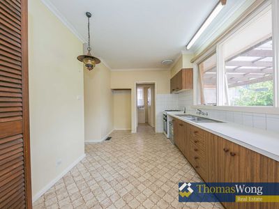 28 Koonung Road, Blackburn North