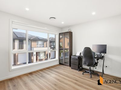 9 Magill Glade, Schofields