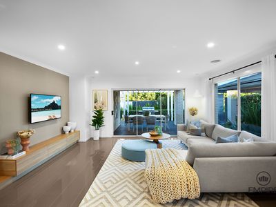 49 Centenary Boulevard, Officer South