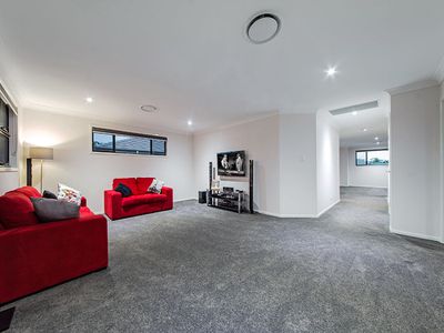 9 Lydia Place, Wakerley