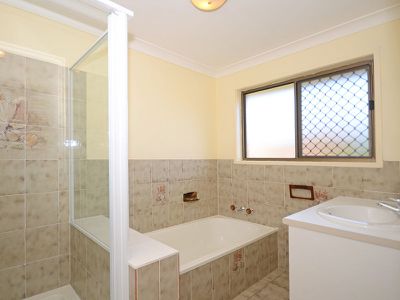 2 / 85 Miller Street, Urangan