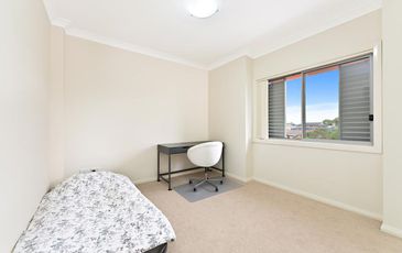 202 / 43 Cross St, Guildford