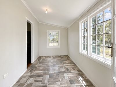 27 Fielding Road, College View