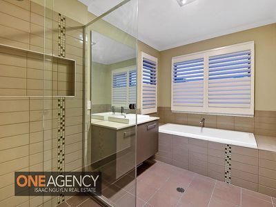 4 Conlan Court, Augustine Heights