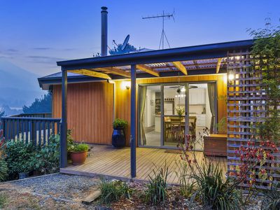 101 Bennetts Road, Mountain River