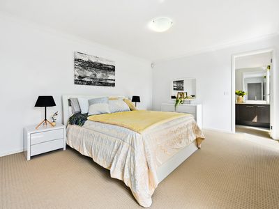 2 Quintino Walk, Clyde North