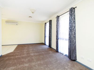 1 Lesley Drive, Hampton Park