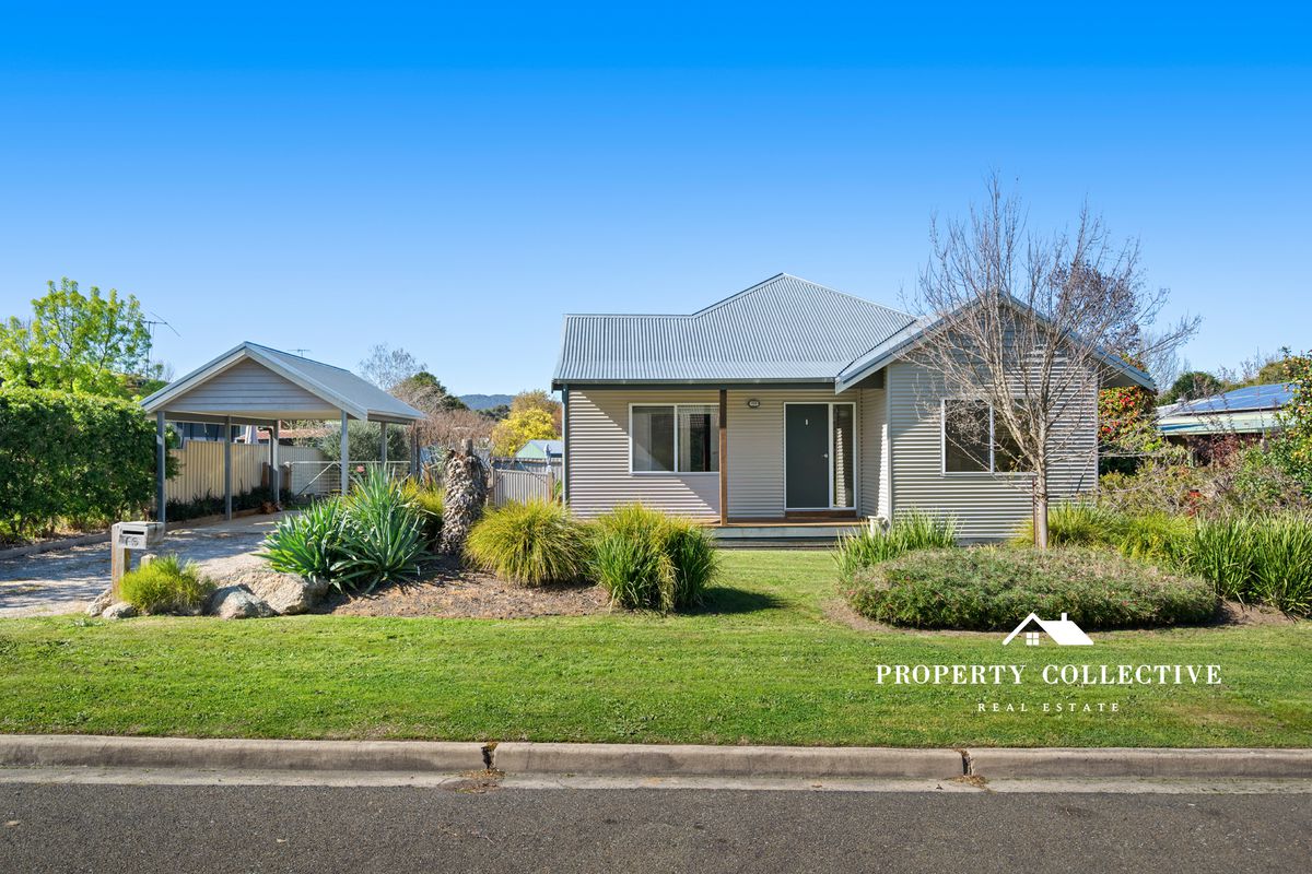 6 Le Couteur Avenue, Beechworth