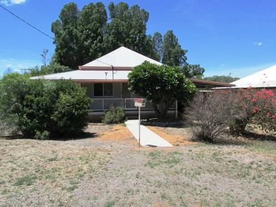 27 Brolga Street, Longreach