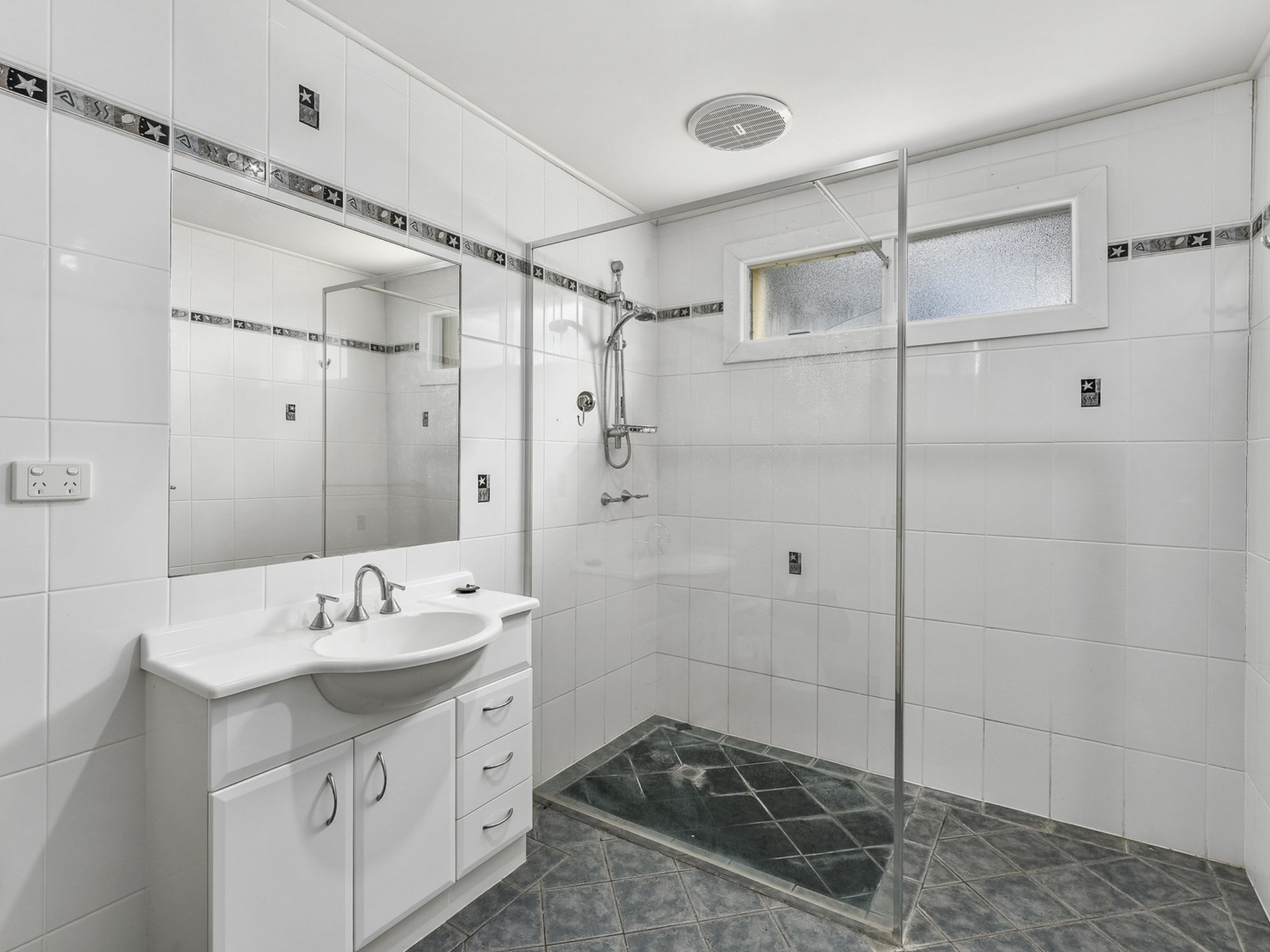 11 Railway Terrace, Beachport