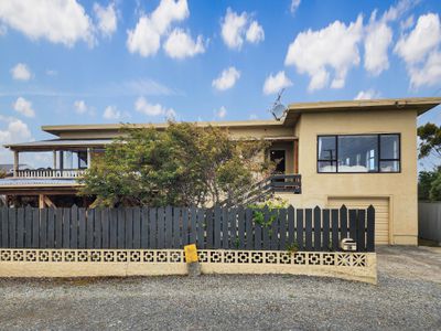 27 Bath Road, Riverton