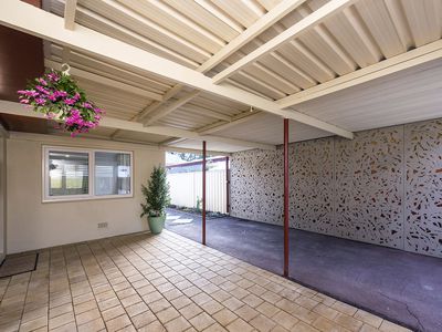 21 Sutherland Close North, Guildford