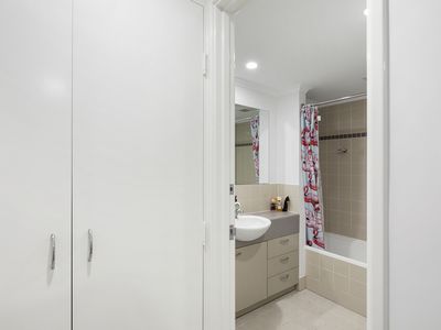 11 / 110 Mounts Bay Road, Perth