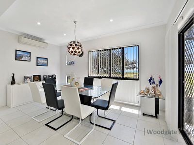 56 Esplanade, Woodgate