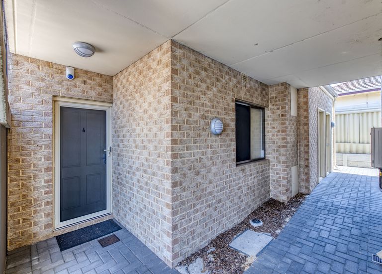 4 / 88 Moreing Street, Redcliffe