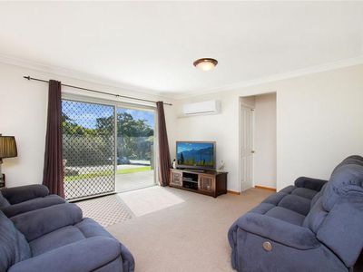 6 Gills Close, Rochedale South