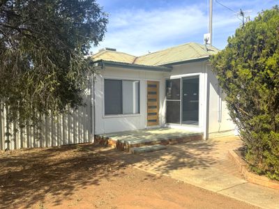 7 South Avenue, Yenda