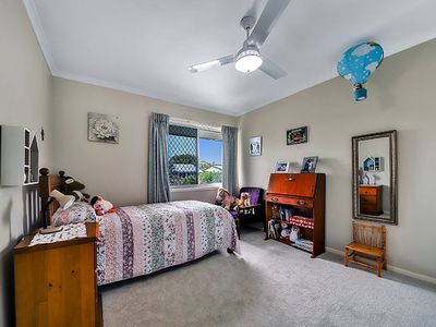 27 Sunstone Street, Manly West