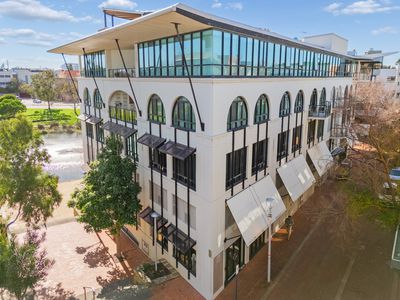 9 / 10 Eastbrook Terrace, East Perth
