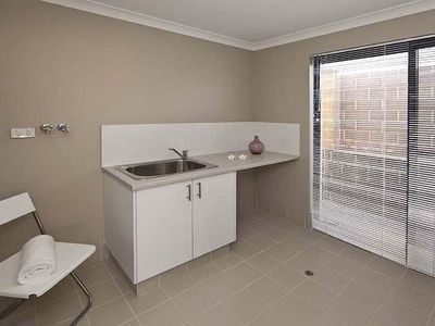 2 / 58 Central Avenue, Ascot