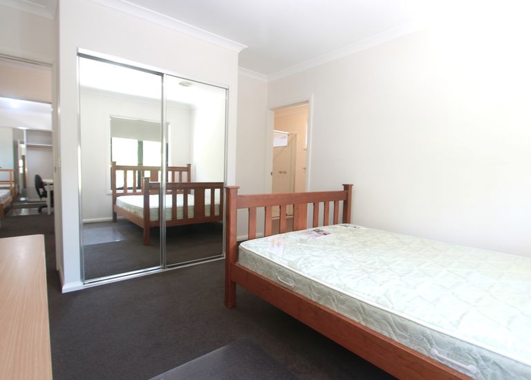 38 Woodside Avenue, Clayton
