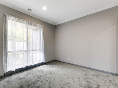 2 / 18 Duke Street, Werribee