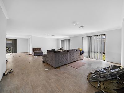 21 Cathedral Approach, Secret Harbour