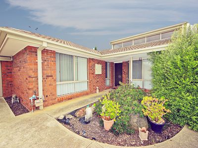 2 / 69 Bartlett Crescent, Hoppers Crossing