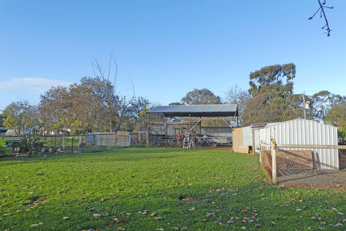 5 Weller Road, Lancaster