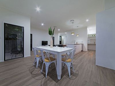 144 Kamarin Street, Manly West