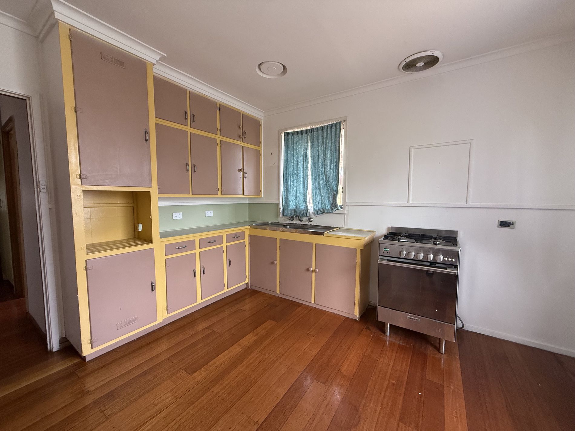 15 Hickory Street, Werribee