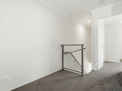 15 Montague Gra, Bushmead