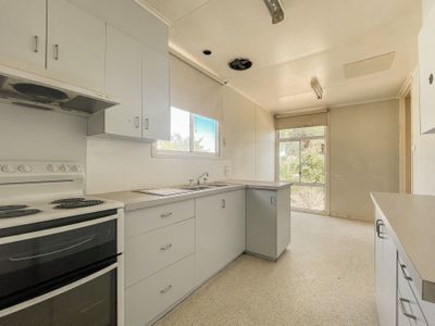 4 Bruton Grove, Swan Hill