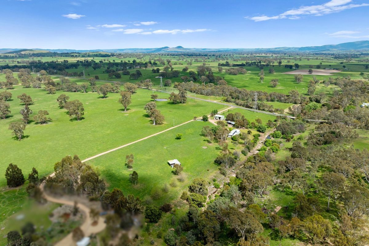 560 Old Tolmie Road, Mansfield