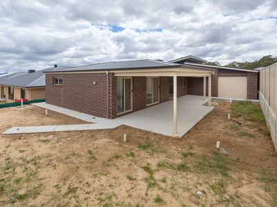37  DARTNELL CRESCENT, Wodonga