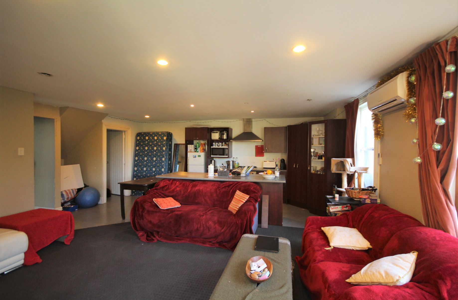 296 Highgate, Roslyn
