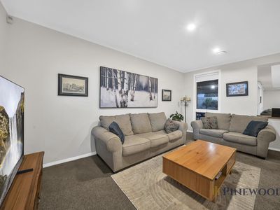 42 Plowman Court, Epping