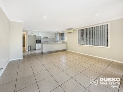 4B Keswick Parkway, Dubbo