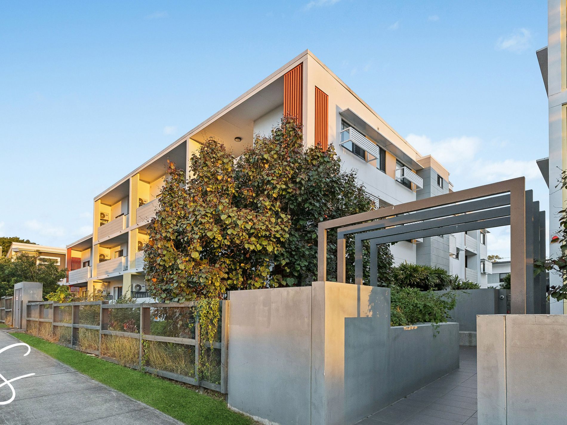 2201 / 18 Comer Street, Coopers Plains