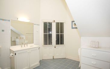 37 Stradbroke Avenue, Cowes