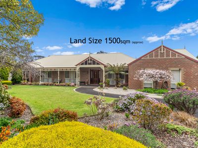 12 Woodlands Drive, Somerville