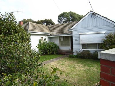 25 Alamein Court, Golden Square