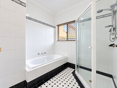 1 Twin Lakes Drive, Lake Haven